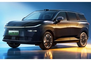 Mẫu xe điện bán chạy của Toyota tung phiên bản mới: Giá 446 triệu đồng có ghế massage và cảm biến Lidar