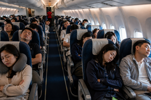 Đi máy bay, hành khách không nên ngủ ở 5 vị trí này