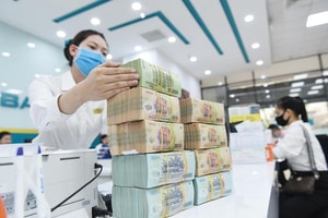 Thu ngân sách vượt 1,42 triệu tỷ đồng sau nửa năm, giải ngân đầu tư công mới đạt 20,5%