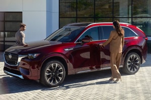 Rẻ hơn Prado cả tỉ đồng nhưng dùng động cơ hybrid, Mazda CX-90 có gì để thuyết phục giới nhà giàu Việt?