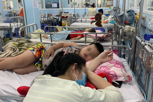 Bệnh viện Nhi phát thông báo 'nóng' tới các phụ huynh