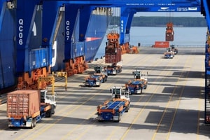 Bất chấp Mỹ nhắm áp thuế 12,5% với hàng Việt, UOB bất ngờ ghi nhận 85% doanh nghiệp vẫn giữ tâm lý kinh doanh tích cực