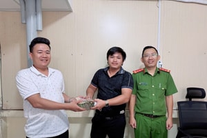 Chuyển 260 triệu đồng vào tài khoản lạ, người đàn ông ở Hà Nội phải đi hàng nghìn km đến làm việc với cơ quan Công an