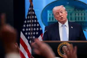Quốc hội Mỹ yêu cầu Tổng thống Trump chấm dứt hành động quân sự ở Iran