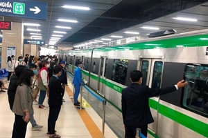 Yêu cầu làm rõ vụ hàng chục bảo vệ ga metro Hà Nội bị nợ lương kéo dài