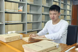 Nam sinh mù vĩnh viễn từ năm 6 tuổi thi ĐH đạt điểm cao nhất cả nước, đỗ cùng lúc 2 chuyên ngành