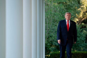Tổng thống Mỹ Trump dọa áp thuế 100% với mọi quốc gia đánh thuế dịch vụ số