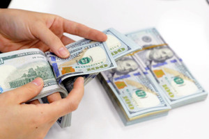 Tỷ giá tuần 22-26/06: Tỷ giá trung tâm tăng tuần thứ 7, USD tự do dấu hiệu quay đầu giảm