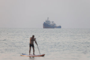 125 tỷ USD vẫn mắc kẹt tại eo biển Hormuz