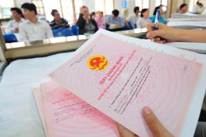 Từ giờ, đất giao trái thẩm quyền vẫn có thể được cấp sổ đỏ
