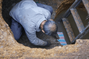 Phong tỏa khẩn cấp kho tiền cổ nặng 5,6 tấn lớn nhất lịch sử dưới nền nhà một người dân, truy tìm danh tính chủ sở hữu