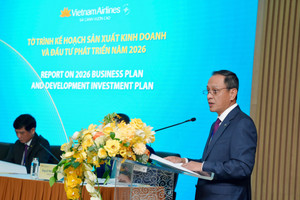 Cổ đông lo ngại 'cú sốc' giá nhiên liệu ảnh hưởng lợi nhuận, lãnh đạo Vietnam Airlines (HVN) nói gì?