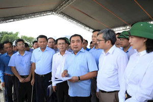 ‘Đếm ngược’ tiến độ các công trình trọng điểm, Bí thư Hà Nội yêu cầu thông xe trước Tết 2027