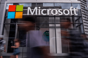 Hơn 613 tỷ USD 'bốc hơi' trong 1 tháng, Microsoft hứng cú sốc lớn nhất gần 26 năm vì AI
