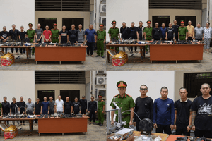 Đánh sập xưởng sản xuất vũ khí, bắt 'nóng' Nguyễn Ngọc Sơn và 29 đồng phạm: Tịch thu 27 khẩu súng, 1.000 viên đạn, gần 100 chi tiết súng cùng nhiều tang vật