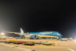 Vietnam Airlines (HVN) đưa chuyến bay thứ 2 vượt nửa vòng trái đất, mang gần 47 tấn hàng hóa hỗ trợ Venezuela
