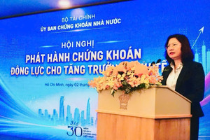 Việt Nam bước vào ‘kỷ nguyên’ hút vốn mới: Chủ tịch UBCKNN gửi thông điệp quan trọng tới doanh nghiệp
