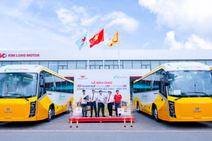 Hãng xe Việt Kim Long Motor bàn giao lô 30 xe buýt cao cấp cho ông lớn vận tải phía Nam