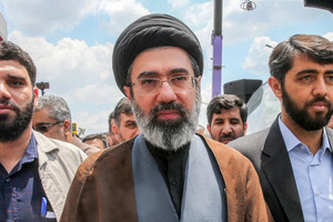 Dấu hỏi về sự xuất hiện của tân Lãnh tụ tối cao Iran trước ngày tang lễ người cha quá cố
