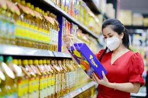 Điều bất ngờ phía sau kỷ lục tiêu dùng gần 3,9 triệu tỷ đồng 6 tháng đầu năm