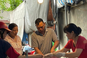 Tăng lương, làm sao ngăn giá cả hàng hoá ‘cuốn’ theo?