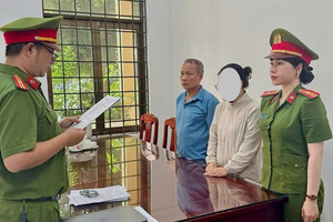 Thi hành lệnh bắt tạm giam 'nhân viên tài chính' Nguyễn Thụy Bích Hồng, SN 1991