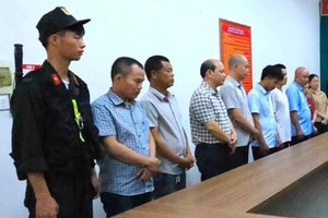 Bắt 2 Phó Chủ tịch xã kiêm Trưởng Ban Quản lý di tích cùng 10 đồng phạm