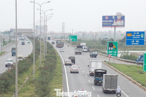Cao tốc Hà Nội - Bắc Giang: Bao giờ hết bất cập giao thông hỗn hợp?