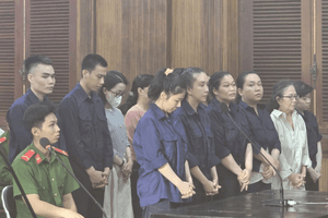 Chính thức xét xử 'cụ bà' Võ Thị Lệ 71 tuổi cùng 11 đồng phạm