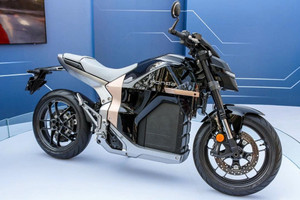 Honda vừa mở bán mô tô điện đầu tiên, đắt ngang xe hơi