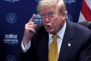 Nóng: Ông Trump tuyên bố lệnh ngừng bắn với Iran 'đã kết thúc', giá dầu lập tức tăng hơn 5%