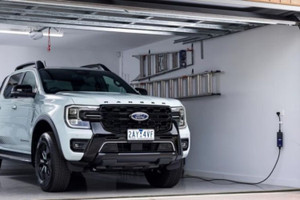 Cận cảnh Ford Ranger PHEV: Trạm điện di động có mức tiêu hao nhiên liệu cực thấp