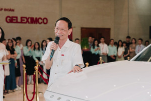 Đại gia Vũ Văn Tiền lần đầu trình làng robot hình người, tuyên bố tham vọng với AI, chip bán dẫn