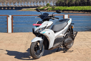 Yamaha ra mắt NVX chạy điện: Giữ dáng xe xăng, đi 117 km mỗi lần sạc