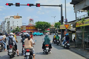 Quy định mới về đèn đỏ, đèn xanh, đèn vàng, nếu dừng quá vạch có bị phạt không?