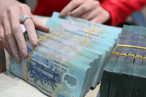 Sau tăng lương 8%, Bộ Nội vụ chuẩn bị cho lộ trình cải cách tiền lương mới