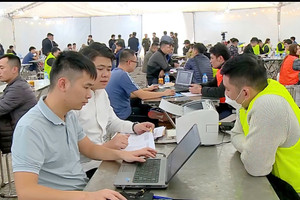 200 cán bộ công an đồng loạt ra quân, bắt 'nóng' 60 đối tượng ngay khi nhập cảnh vào Việt Nam, điều tra đường dây lừa đảo 13.543 người, chiếm đoạt gần 1.000 tỷ đồng
