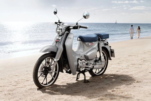 Honda Super Cub C125 bản The Crafted CALM: Giá 78,6 triệu, phanh ABS và chạy xăng sinh học