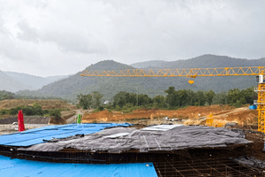 Huy động hơn 500 tấn đá, đổ liên tục 7.250m3 bê tông giữa mùa mưa, dự án điện hạt nhân lập cột mốc mới