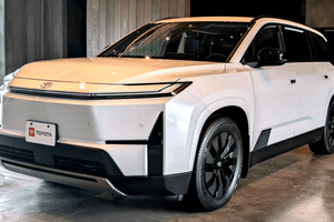 Toyota bất ngờ lùi Highlander EV, nhưng động thái với bản xăng mới là điều đáng chú ý
