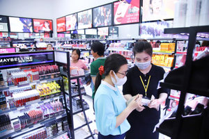Người Việt chi hàng chục nghìn tỷ đồng mua mỹ phẩm, thị trường làm đẹp sắp cán mốc 3 tỷ USD