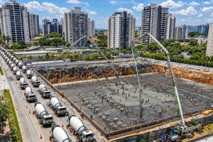 Huy động 66 người, 342 xe bồn đổ bê tông liên tục trong 18 giờ để thực hiện nhiệm vụ xây dựng đặc biệt