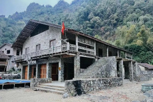 Phát hiện ngôi làng đá cổ kỳ lạ hơn 400 năm tuổi: Người dân xây nhà chỉ bằng đá và vôi, gần như nguyên vẹn từ thời nhà Mạc