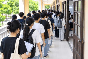 Phát hiện đường dây mua bán đề thi 'bao đỗ' với giá gần 100 triệu, thí sinh có mặt tại khách sạn và nhà nghỉ học thuộc đáp án, cố tình làm sai để tránh lộ gian lận