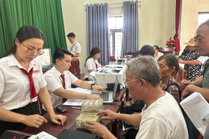Một xã hoàn tất đợt bồi thường lớn nhất từ trước đến nay tại dự án của Vingroup, 300 hộ dân nhận về 320 tỷ đồng