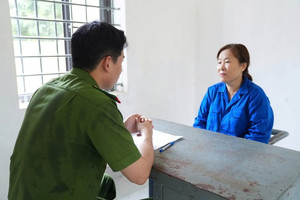 Bắt người phụ nữ sinh năm 1971, sản xuất gần 5 tấn tinh bột nghệ từ bột sắn, bột ngô tại Phú Thọ