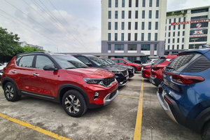 Từ 15/8, người dân có thể được giảm phí trước bạ ô tô, miễn phí với xe máy: Cần đáp ứng những điều kiện nào, mức giảm cụ thể ra sao?