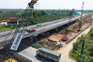 Chính thức ký hợp đồng tín dụng hơn 27.000 tỷ cho dự án mở rộng cao tốc trọng điểm phía Nam do liên danh Đèo Cả đầu tư