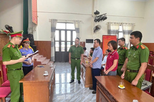 Khởi tố, khám xét nơi ở một cựu Chủ tịch UBND xã, kế toán và thủ quỹ liên quan đến số tiền hơn 1,4 tỷ đồng