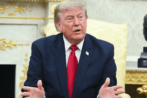 Không kích dồn dập, ông Trump nói Iran muốn đàm phán: Chuyên gia cảnh báo khẩn